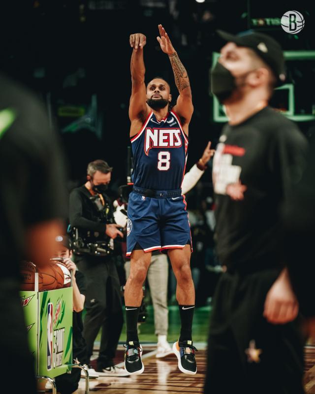 和冠军取经也没用！米尔斯三分大赛喜提“重在参与”